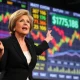 Suze Orman discussing her favorite stock investment strategy during financial conference