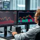 Financial analyst revising Oracle stock target upward after strong quarterly earnings performance