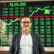 Financial analyst warning stock market bears about bullish market indicators and positive economic trends