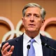 United Airlines CEO delivering Olympic Games travel warning at press conference