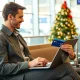 Using rewards credit cards to reduce holiday travel costs with strategic planning
